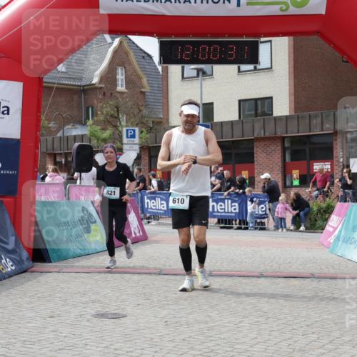 10.05.2026 - 8. Wedeler Halbmarathon Yannick Fuchs http://msf.ph/oto/9736168 10.05.2026 12:00:29 Ziel 610, 821, 867 meine-sportfotos.de