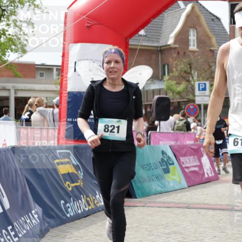 10.05.2026 - 8. Wedeler Halbmarathon Yannick Fuchs http://msf.ph/oto/9736173 10.05.2026 12:00:31 Ziel 299, 395, 469, 610, 821, 867, 899 meine-sportfotos.de