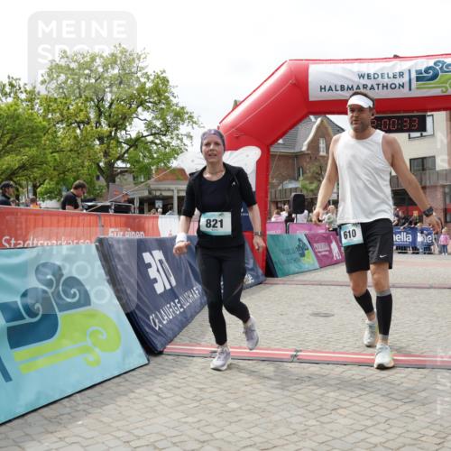 10.05.2026 - 8. Wedeler Halbmarathon Yannick Fuchs http://msf.ph/oto/9736176 10.05.2026 12:00:31 Ziel 299, 395, 469, 610, 821, 867, 899 meine-sportfotos.de