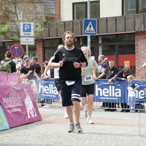 10.05.2026 - 8. Wedeler Halbmarathon Yannick Fuchs http://msf.ph/oto/9736180 10.05.2026 12:00:33 Ziel 299, 395, 469, 610, 821, 899 meine-sportfotos.de