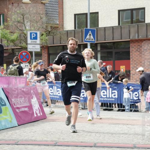 10.05.2026 - 8. Wedeler Halbmarathon Yannick Fuchs http://msf.ph/oto/9736181 10.05.2026 12:00:33 Ziel 299, 395, 469, 610, 821, 899 meine-sportfotos.de