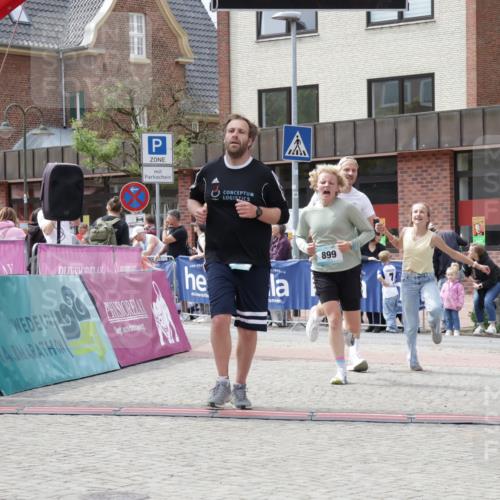10.05.2026 - 8. Wedeler Halbmarathon Yannick Fuchs http://msf.ph/oto/9736184 10.05.2026 12:00:34 Ziel 281, 299, 395, 469, 610, 821, 899 meine-sportfotos.de