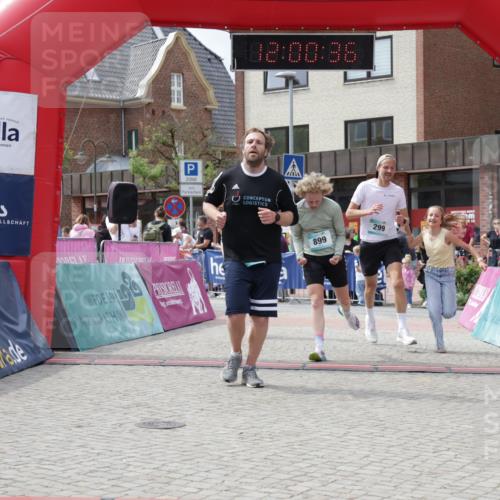 10.05.2026 - 8. Wedeler Halbmarathon Yannick Fuchs http://msf.ph/oto/9736188 10.05.2026 12:00:35 Ziel 281, 299, 395, 469, 821, 899 meine-sportfotos.de