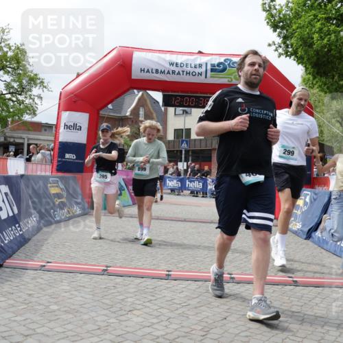 10.05.2026 - 8. Wedeler Halbmarathon Yannick Fuchs http://msf.ph/oto/9736198 10.05.2026 12:00:36 Ziel 281, 299, 395, 469, 899 meine-sportfotos.de