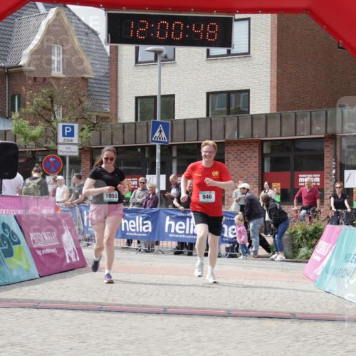 10.05.2026 - 8. Wedeler Halbmarathon Yannick Fuchs http://msf.ph/oto/9736231 10.05.2026 12:00:47 Ziel 491, 946, 1053, 2051, 2052 meine-sportfotos.de