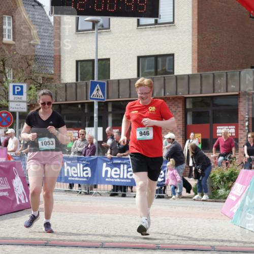 10.05.2026 - 8. Wedeler Halbmarathon Yannick Fuchs http://msf.ph/oto/9736235 10.05.2026 12:00:48 Ziel 491, 946, 1053, 2051, 2052 meine-sportfotos.de