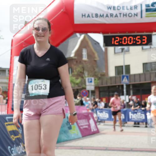 10.05.2026 - 8. Wedeler Halbmarathon Yannick Fuchs http://msf.ph/oto/9736249 10.05.2026 12:00:51 Ziel 159, 491, 686, 946, 1053 meine-sportfotos.de