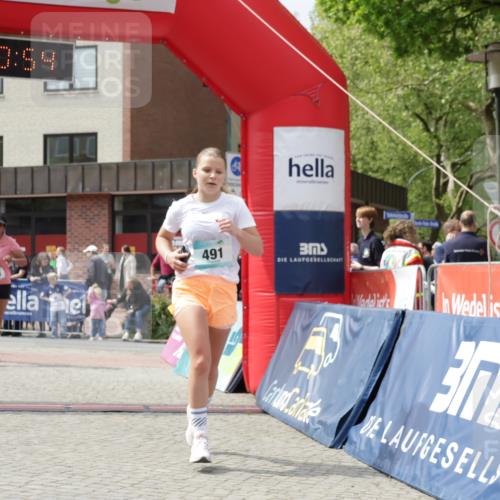 10.05.2026 - 8. Wedeler Halbmarathon Yannick Fuchs http://msf.ph/oto/9736252 10.05.2026 12:00:52 Ziel 159, 491, 686, 946, 1053 meine-sportfotos.de
