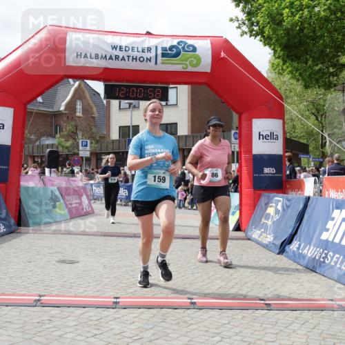 10.05.2026 - 8. Wedeler Halbmarathon Yannick Fuchs http://msf.ph/oto/9736264 10.05.2026 12:00:56 Ziel 159, 215, 216, 491, 686 meine-sportfotos.de