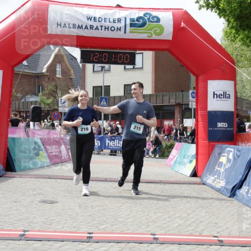 10.05.2026 - 8. Wedeler Halbmarathon Yannick Fuchs http://msf.ph/oto/9736274 10.05.2026 12:00:58 Ziel 159, 215, 216, 686, 994 meine-sportfotos.de