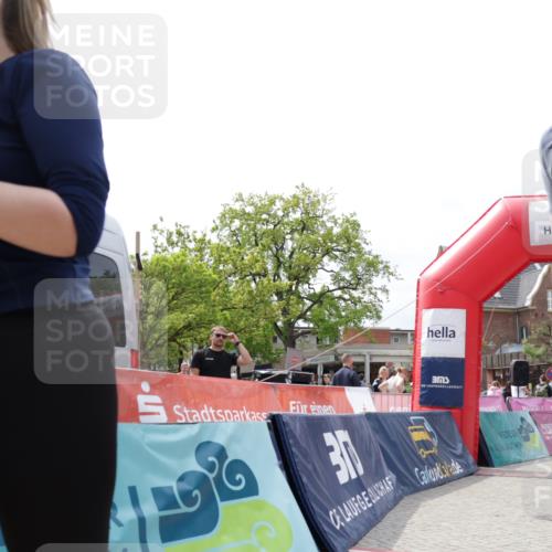 10.05.2026 - 8. Wedeler Halbmarathon Yannick Fuchs http://msf.ph/oto/9736282 10.05.2026 12:01:01 Ziel 159, 215, 216, 525, 686, 994, 995 meine-sportfotos.de
