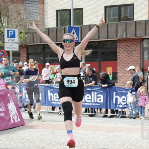 10.05.2026 - 8. Wedeler Halbmarathon Yannick Fuchs http://msf.ph/oto/9736285 10.05.2026 12:01:02 Ziel 215, 216, 525, 994, 995 meine-sportfotos.de