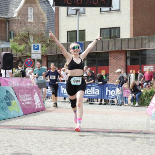 10.05.2026 - 8. Wedeler Halbmarathon Yannick Fuchs http://msf.ph/oto/9736287 10.05.2026 12:01:03 Ziel 215, 216, 525, 994, 995 meine-sportfotos.de
