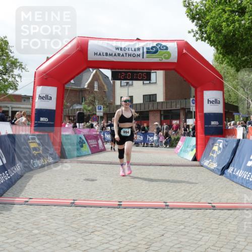 10.05.2026 - 8. Wedeler Halbmarathon Yannick Fuchs http://msf.ph/oto/9736291 10.05.2026 12:01:03 Ziel 215, 216, 525, 994, 995 meine-sportfotos.de