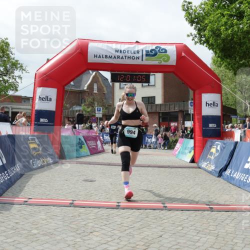 10.05.2026 - 8. Wedeler Halbmarathon Yannick Fuchs http://msf.ph/oto/9736294 10.05.2026 12:01:04 Ziel 525, 544, 994, 995 meine-sportfotos.de