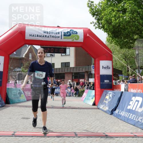 10.05.2026 - 8. Wedeler Halbmarathon Yannick Fuchs http://msf.ph/oto/9736314 10.05.2026 12:01:08 Ziel 525, 544, 614, 994, 995 meine-sportfotos.de