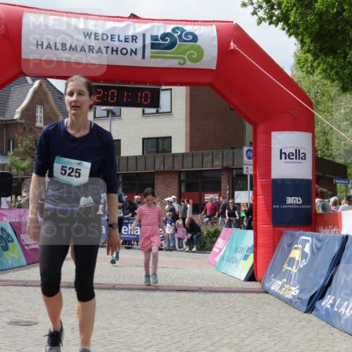 10.05.2026 - 8. Wedeler Halbmarathon Yannick Fuchs http://msf.ph/oto/9736315 10.05.2026 12:01:08 Ziel 525, 544, 614, 994, 995 meine-sportfotos.de