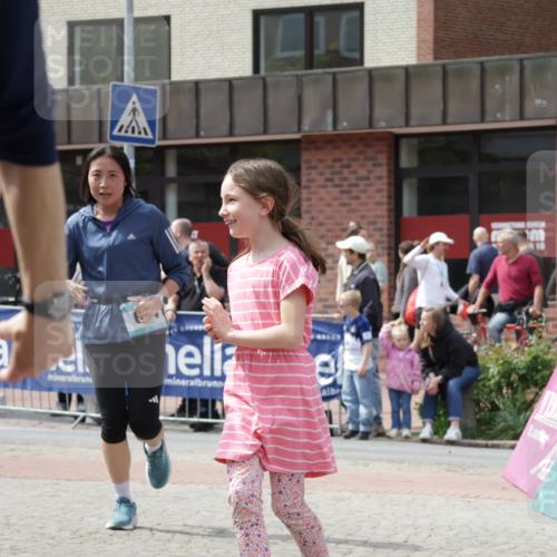 10.05.2026 - 8. Wedeler Halbmarathon Yannick Fuchs http://msf.ph/oto/9736316 10.05.2026 12:01:09 Ziel 525, 544, 614, 995 meine-sportfotos.de