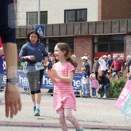 10.05.2026 - 8. Wedeler Halbmarathon Yannick Fuchs http://msf.ph/oto/9736317 10.05.2026 12:01:09 Ziel 525, 544, 614, 995 meine-sportfotos.de