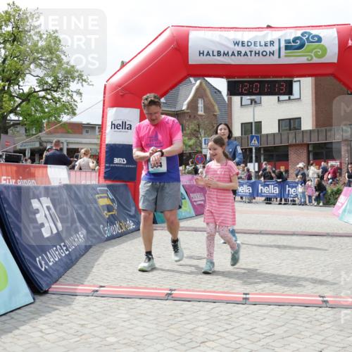 10.05.2026 - 8. Wedeler Halbmarathon Yannick Fuchs http://msf.ph/oto/9736325 10.05.2026 12:01:11 Ziel 227, 525, 544, 614, 995 meine-sportfotos.de