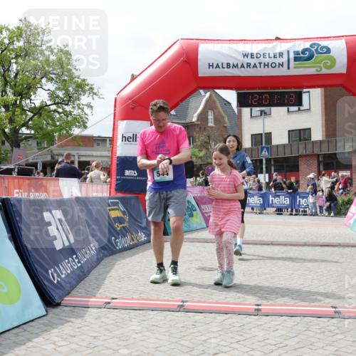 10.05.2026 - 8. Wedeler Halbmarathon Yannick Fuchs http://msf.ph/oto/9736326 10.05.2026 12:01:11 Ziel 227, 525, 544, 614, 995 meine-sportfotos.de