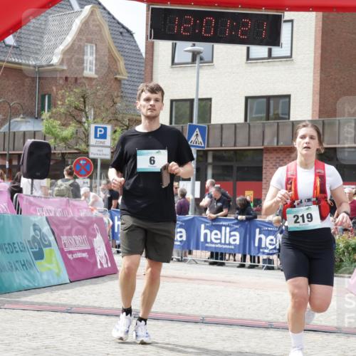 10.05.2026 - 8. Wedeler Halbmarathon Yannick Fuchs http://msf.ph/oto/9736340 10.05.2026 12:01:19 Ziel 6, 219, 227, 717 meine-sportfotos.de