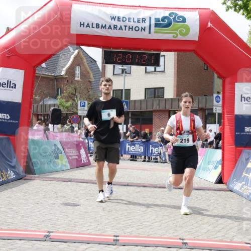 10.05.2026 - 8. Wedeler Halbmarathon Yannick Fuchs http://msf.ph/oto/9736342 10.05.2026 12:01:20 Ziel 6, 219, 227, 717 meine-sportfotos.de