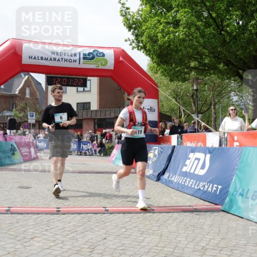 10.05.2026 - 8. Wedeler Halbmarathon Yannick Fuchs http://msf.ph/oto/9736346 10.05.2026 12:01:20 Ziel 6, 219, 227, 717 meine-sportfotos.de