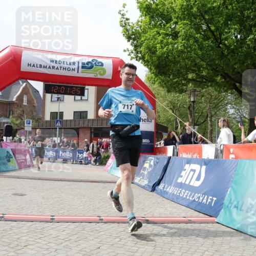 10.05.2026 - 8. Wedeler Halbmarathon Yannick Fuchs http://msf.ph/oto/9736353 10.05.2026 12:01:23 Ziel 6, 212, 219, 717 meine-sportfotos.de