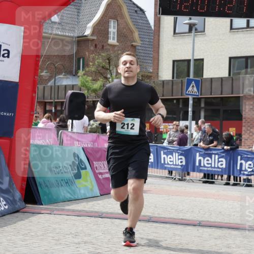 10.05.2026 - 8. Wedeler Halbmarathon Yannick Fuchs http://msf.ph/oto/9736357 10.05.2026 12:01:25 Ziel 6, 212, 219, 717 meine-sportfotos.de