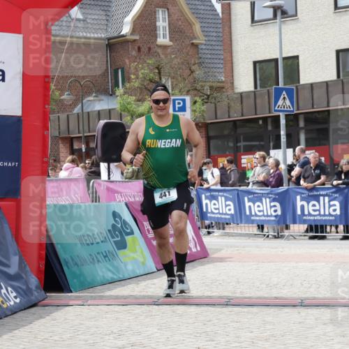 10.05.2026 - 8. Wedeler Halbmarathon Yannick Fuchs http://msf.ph/oto/9736365 10.05.2026 12:01:30 Ziel 212, 441 meine-sportfotos.de