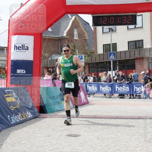 10.05.2026 - 8. Wedeler Halbmarathon Yannick Fuchs http://msf.ph/oto/9736368 10.05.2026 12:01:30 Ziel 212, 441 meine-sportfotos.de
