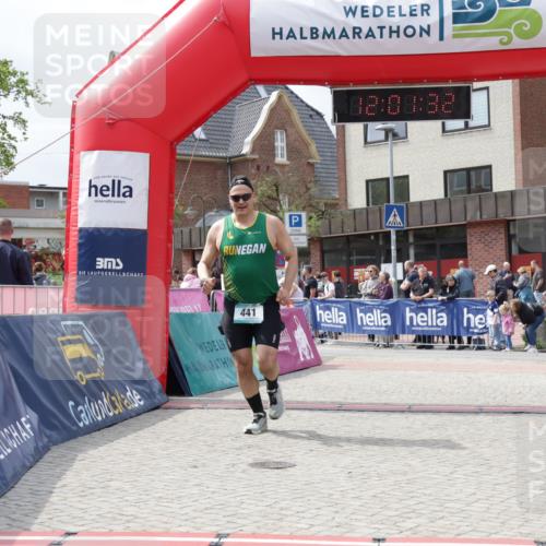 10.05.2026 - 8. Wedeler Halbmarathon Yannick Fuchs http://msf.ph/oto/9736369 10.05.2026 12:01:30 Ziel 212, 441 meine-sportfotos.de