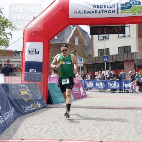 10.05.2026 - 8. Wedeler Halbmarathon Yannick Fuchs http://msf.ph/oto/9736370 10.05.2026 12:01:30 Ziel 212, 441 meine-sportfotos.de