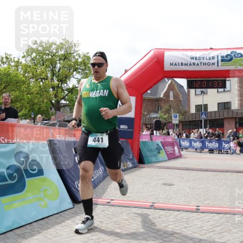 10.05.2026 - 8. Wedeler Halbmarathon Yannick Fuchs http://msf.ph/oto/9736373 10.05.2026 12:01:32 Ziel 441 meine-sportfotos.de
