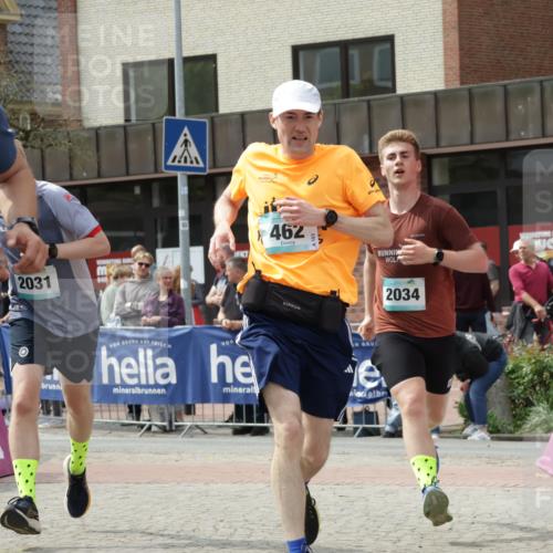10.05.2026 - 8. Wedeler Halbmarathon Yannick Fuchs http://msf.ph/oto/9736386 10.05.2026 12:01:40 Ziel 462, 535, 643, 2031, 2034 meine-sportfotos.de