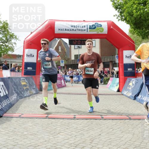 10.05.2026 - 8. Wedeler Halbmarathon Yannick Fuchs http://msf.ph/oto/9736396 10.05.2026 12:01:41 Ziel 462, 535, 643, 2031, 2034 meine-sportfotos.de