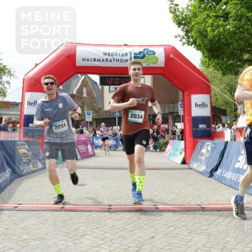 10.05.2026 - 8. Wedeler Halbmarathon Yannick Fuchs http://msf.ph/oto/9736397 10.05.2026 12:01:41 Ziel 462, 535, 643, 2031, 2034 meine-sportfotos.de