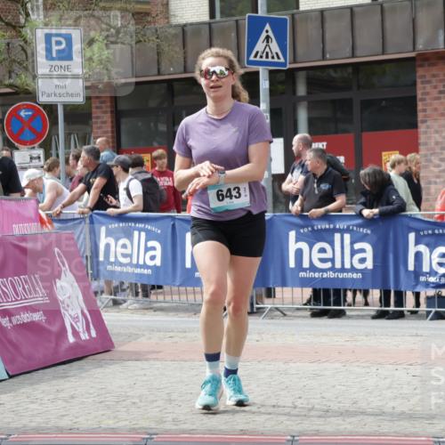 10.05.2026 - 8. Wedeler Halbmarathon Yannick Fuchs http://msf.ph/oto/9736402 10.05.2026 12:01:43 Ziel 462, 535, 643, 2031, 2034 meine-sportfotos.de