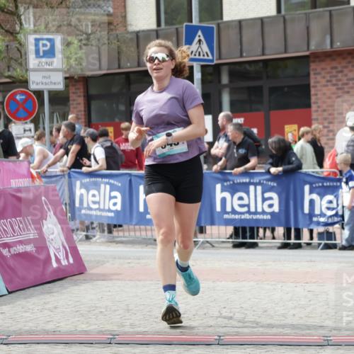 10.05.2026 - 8. Wedeler Halbmarathon Yannick Fuchs http://msf.ph/oto/9736403 10.05.2026 12:01:43 Ziel 462, 535, 643, 2031, 2034 meine-sportfotos.de