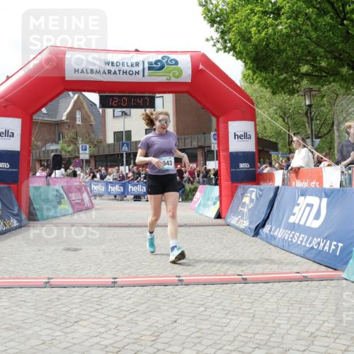 10.05.2026 - 8. Wedeler Halbmarathon Yannick Fuchs http://msf.ph/oto/9736412 10.05.2026 12:01:45 Ziel 462, 535, 643, 2031, 2034 meine-sportfotos.de