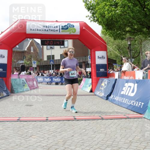 10.05.2026 - 8. Wedeler Halbmarathon Yannick Fuchs http://msf.ph/oto/9736413 10.05.2026 12:01:46 Ziel 643, 2031, 2034 meine-sportfotos.de