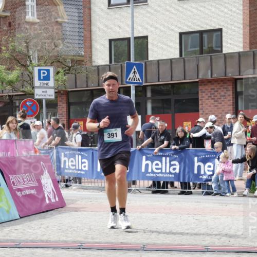 10.05.2026 - 8. Wedeler Halbmarathon Yannick Fuchs http://msf.ph/oto/9736422 10.05.2026 12:01:55 Ziel 391 meine-sportfotos.de