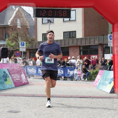 10.05.2026 - 8. Wedeler Halbmarathon Yannick Fuchs http://msf.ph/oto/9736424 10.05.2026 12:01:56 Ziel 391 meine-sportfotos.de