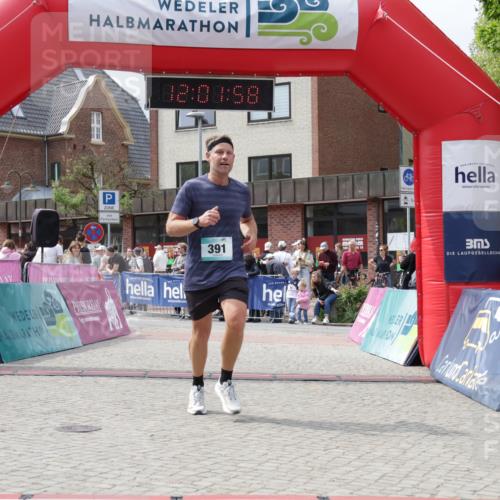 10.05.2026 - 8. Wedeler Halbmarathon Yannick Fuchs http://msf.ph/oto/9736425 10.05.2026 12:01:56 Ziel 391 meine-sportfotos.de