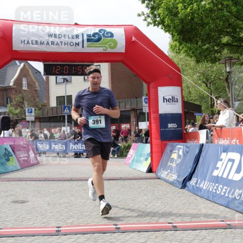 10.05.2026 - 8. Wedeler Halbmarathon Yannick Fuchs http://msf.ph/oto/9736428 10.05.2026 12:01:57 Ziel 391 meine-sportfotos.de