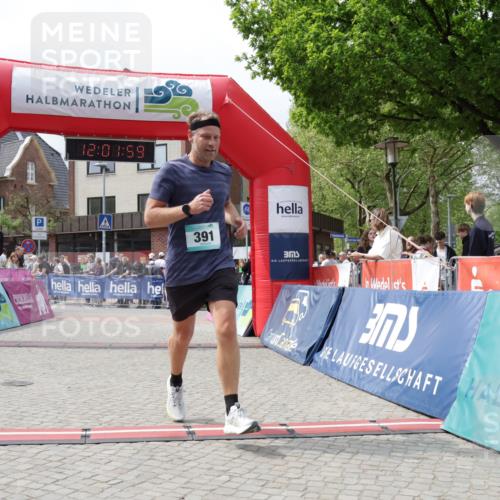 10.05.2026 - 8. Wedeler Halbmarathon Yannick Fuchs http://msf.ph/oto/9736430 10.05.2026 12:01:57 Ziel 391 meine-sportfotos.de
