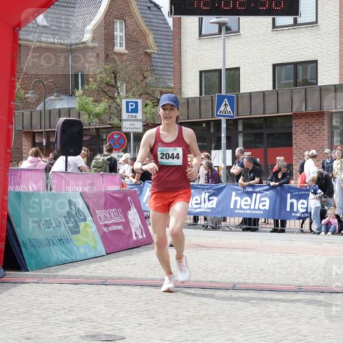 10.05.2026 - 8. Wedeler Halbmarathon Yannick Fuchs http://msf.ph/oto/9736438 10.05.2026 12:02:28 Ziel 435, 2044 meine-sportfotos.de