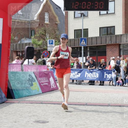 10.05.2026 - 8. Wedeler Halbmarathon Yannick Fuchs http://msf.ph/oto/9736439 10.05.2026 12:02:29 Ziel 435, 2044 meine-sportfotos.de