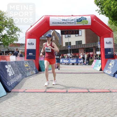 10.05.2026 - 8. Wedeler Halbmarathon Yannick Fuchs http://msf.ph/oto/9736445 10.05.2026 12:02:30 Ziel 435, 2044 meine-sportfotos.de